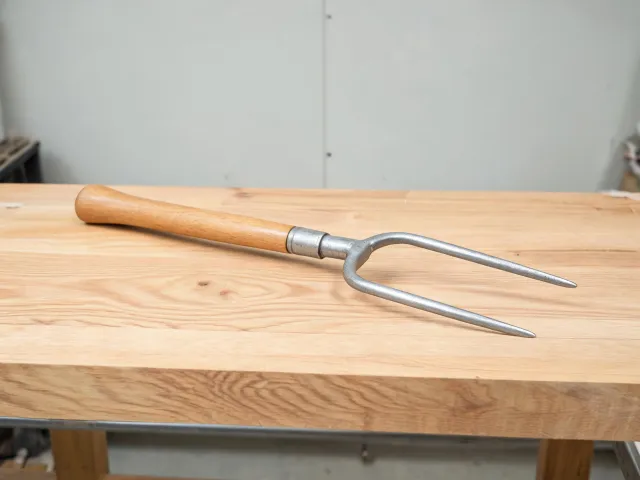 Two-tine fork head for specification review